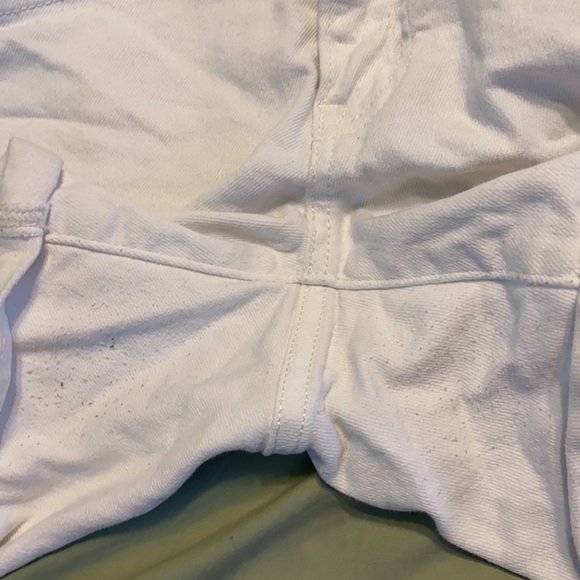 Levi’s White Jean Shorts - Picture 6 of 6